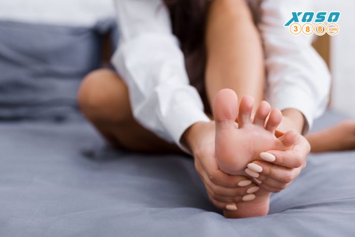 thịt giật là điềm gì